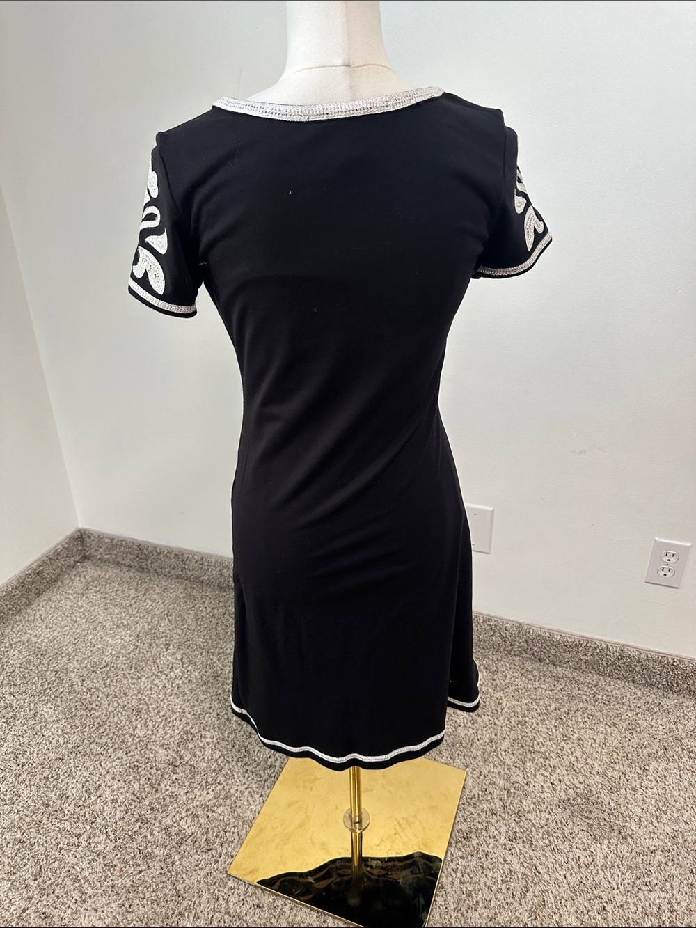 🌴 Inc Embroidered Midi Dress - Picture 3 of 4